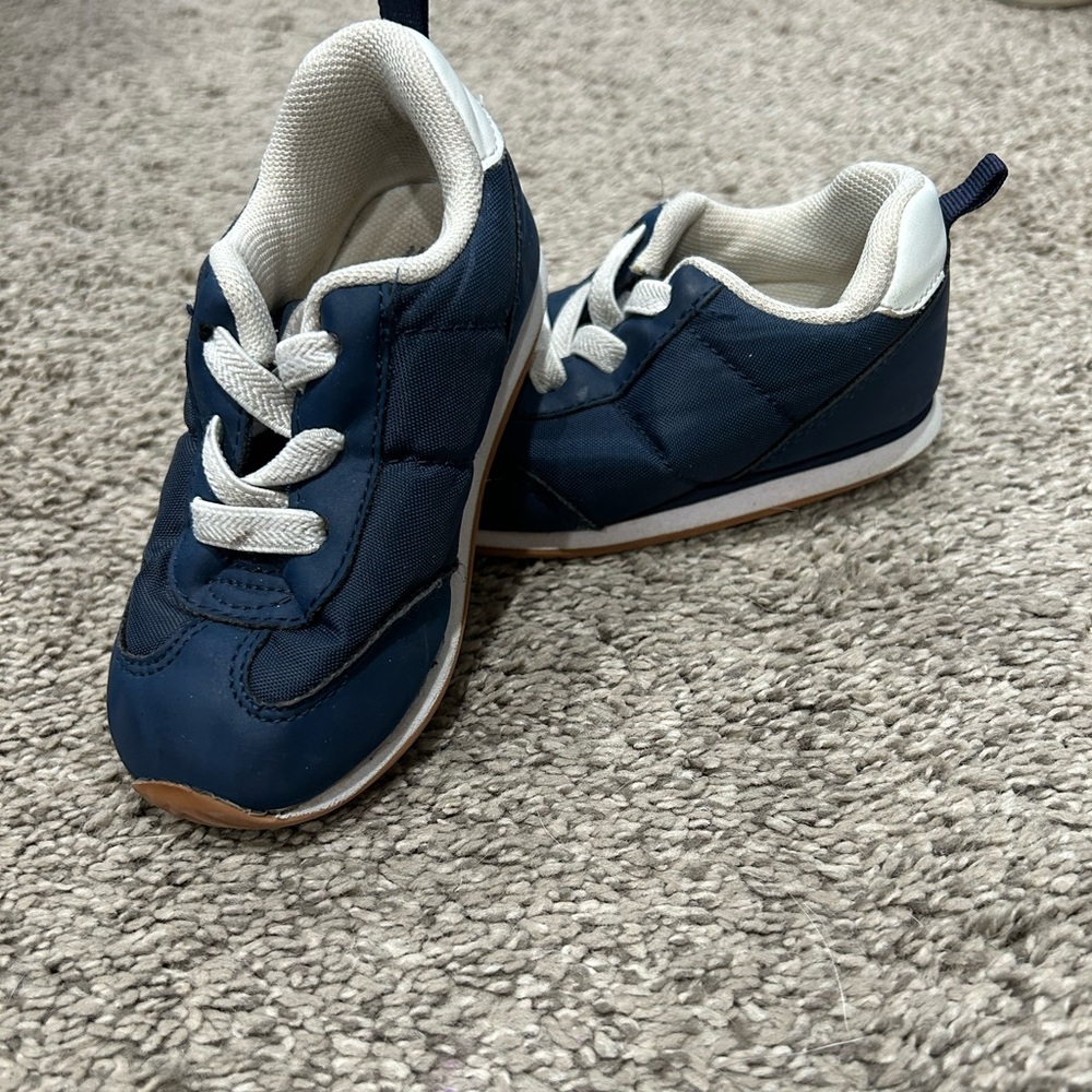 H&M blue tennis shoes size 6 kids